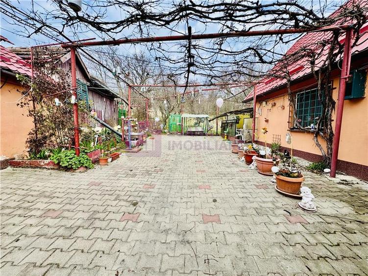 Casa individuala de vanzare in Nucet | Rosia | teren 747 mp | livada, pivnita | - 1