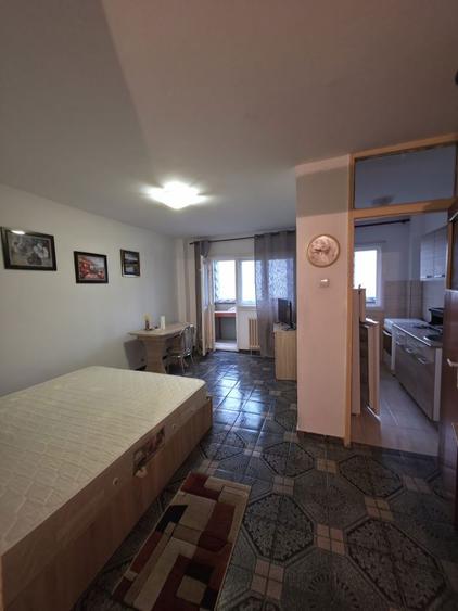 Inchiriez garsoniera 300euro fix la 10min de Unirii LIBERA ! - 4