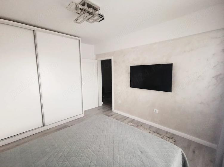 Apartament cu 3 camere semidecomandat în Sud