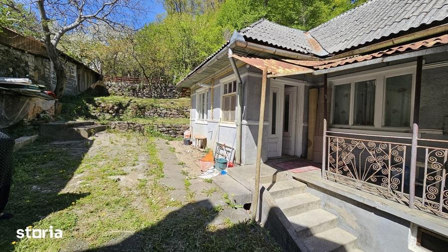 Casă cu 2 camere cu Teren 274 Mp în Central