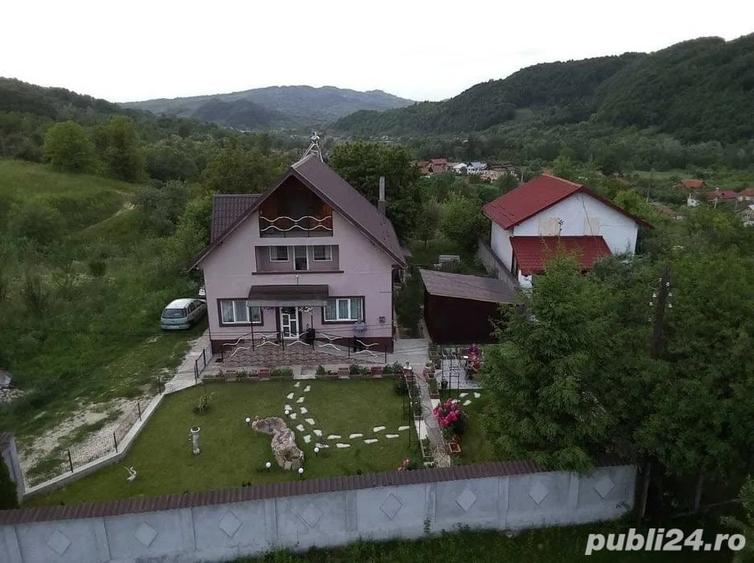 Vila sau casa de vacan?a in Malu cu Flori - 3