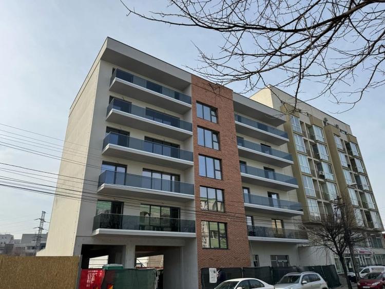 Apartament cu 2 camere, et intermediar, zona semicentrala - 1