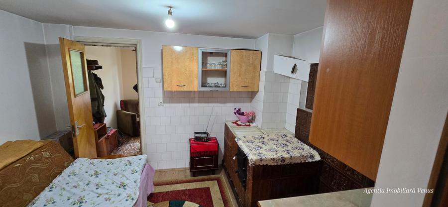 Casa caramida in Costesti - 11