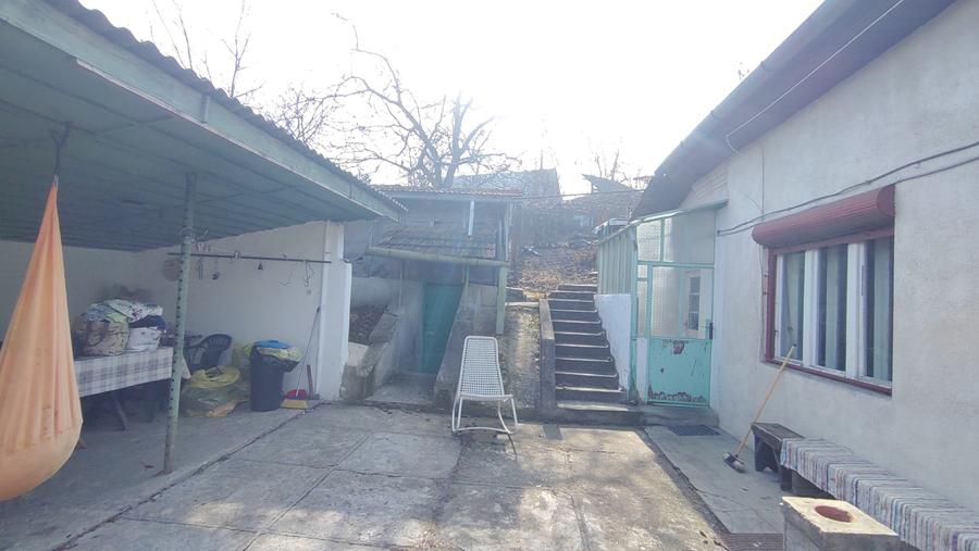 Vand teren cu casa in Gruia - 3