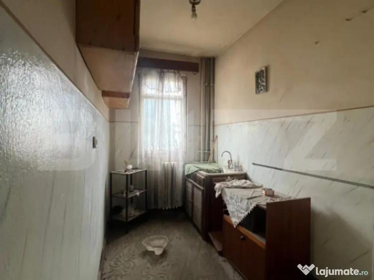 Apartament cu 3 camere, 48,91 mp, de renovat, zona Micro 3 - 7