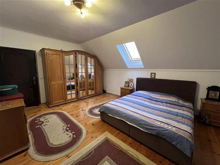 Casa de vanzare in zona Moca de 380 mp utili, cu piscina si curte de 733 mp - 6