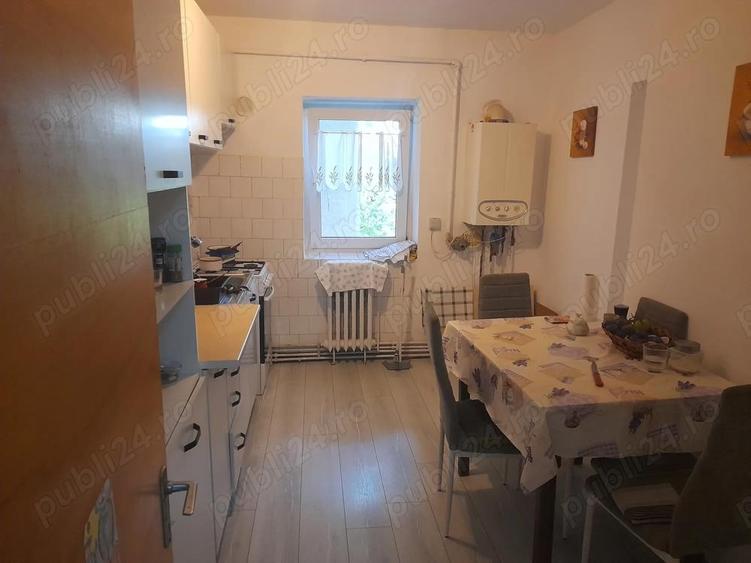 Apartament clasic ?i spa?ios de vanzare Etaj 1, langa Pia?a Centrala din Caransebes - 4