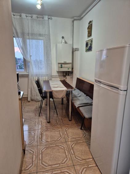 Garsoniera mare 40 mp de inchiriat in bloc de apartamente - 6