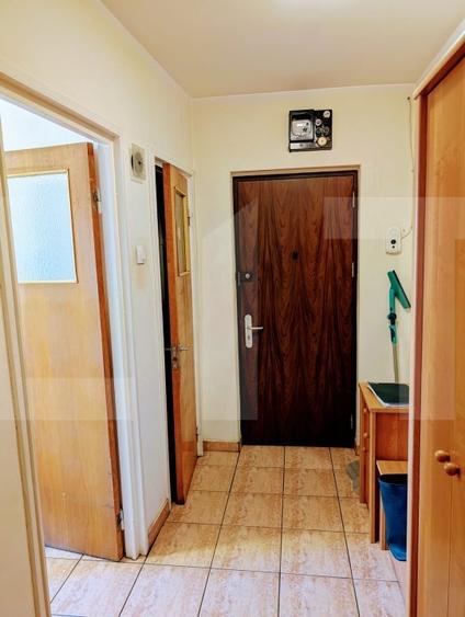 Apartament de vanzare, cu 3 camere, 65 mp, decomandat, Piata Victoriei - 17
