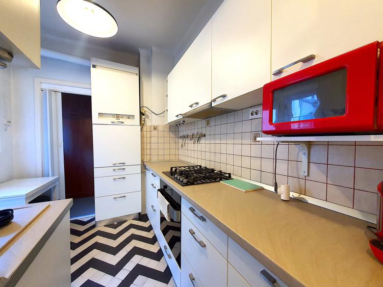 Piata Romana, 3 camere de vanzare, cu centrala - 7