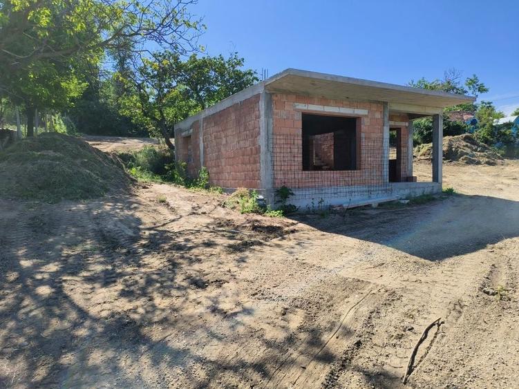 Vand casa la rosu + teren , in satul Sauca ,Vaslui - 3