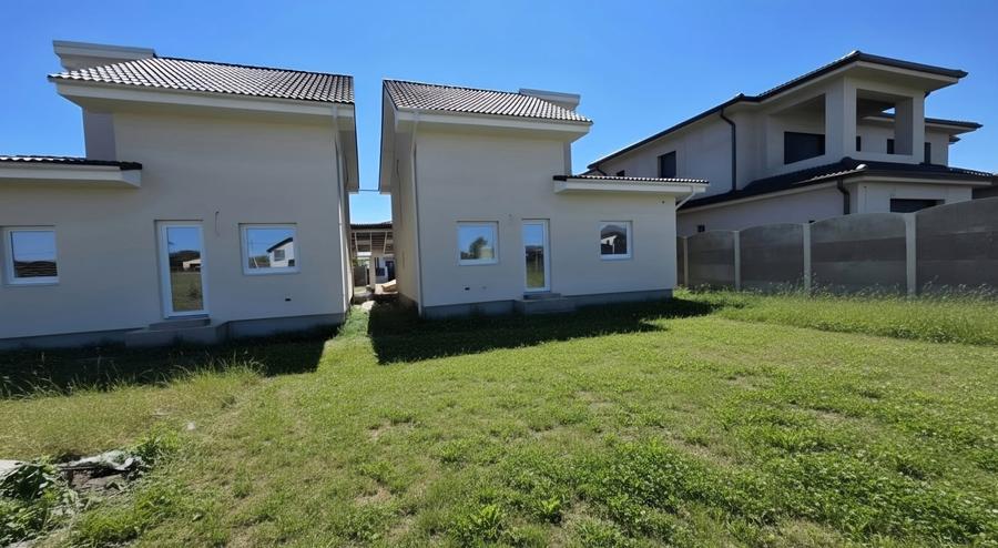 Casă individuală cu 4 camere cu Canalizare în Sânandrei