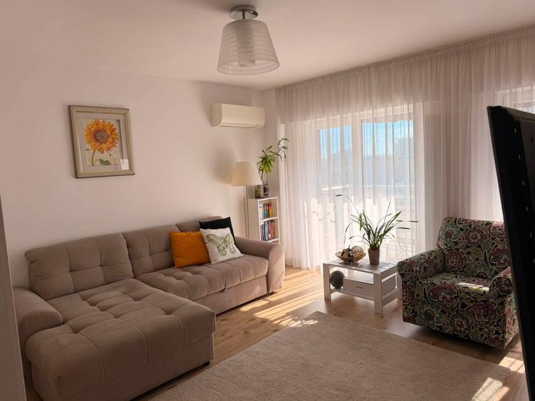 Apartament cu 2 camere semidecomandat, mobilat în Floreasca