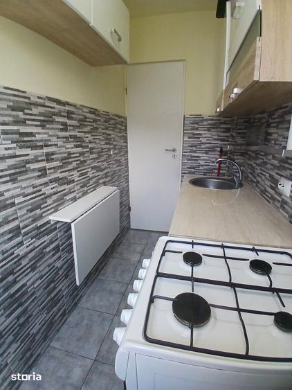 Apartament cu 2 camere semidecomandat în Florilor
