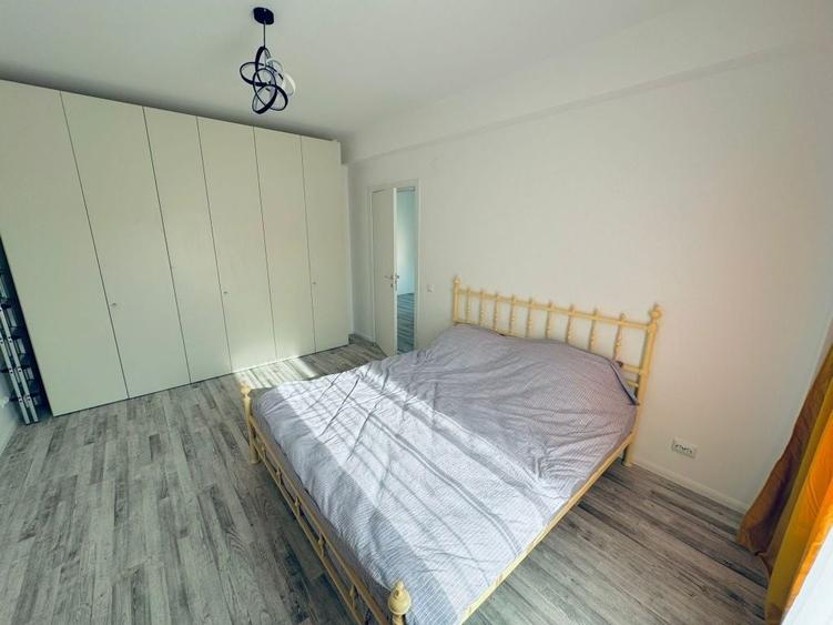 Apartament cu 3 camere decomandat în Mofleni