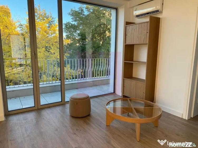 Apartament cu 4 camere decomandat în Grădina Icoanei