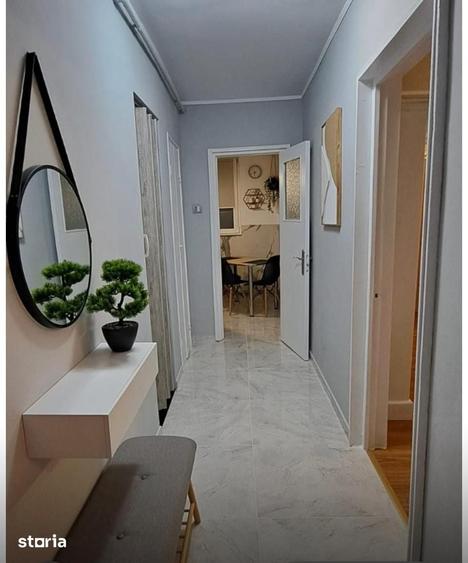 Apartament cu 3 camere în Florilor
