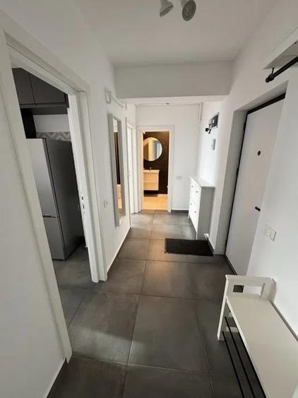 Apartament cu 2 camere decomandat, mobilat în Apărătorii Patriei