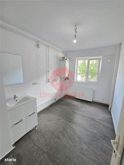 Spațiu comercial, de 64 mp, în Casa de Cultură