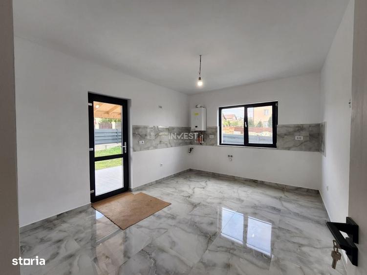 Casa De Vanzare, 4 Camere 2 Bai Si Magazie , Valea Adanca- 5 Drumuri - 6