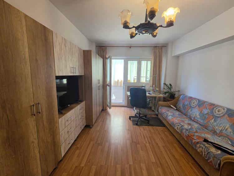 Apartament cu 2 camere semidecomandat în Titan