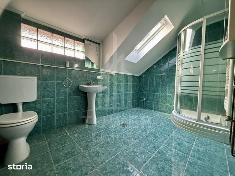 Casă cu 8 camere cu Teren 601 Mp în Turnișor