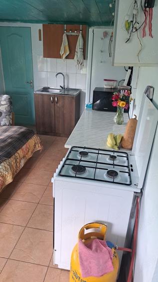 Casă cu 3 camere cu Teren 2000 Mp în Stănești