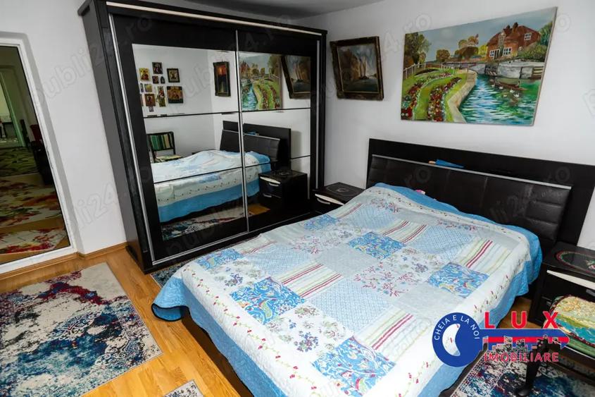 Casă cu 5 camere cu Teren 378 Mp în Babadag