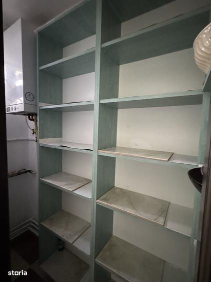 Apartament cu 3 camere semidecomandat în Berceni