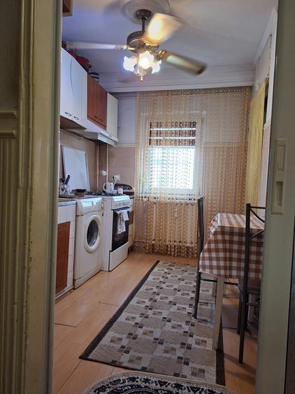 Apartament cu 2 camere semidecomandat în Prundu