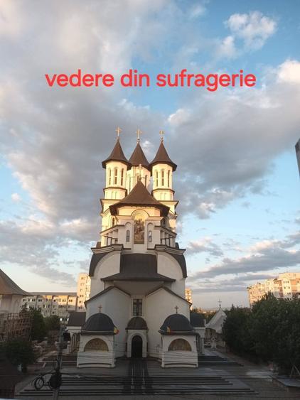 Apartament cu 4 camere decomandat în Central