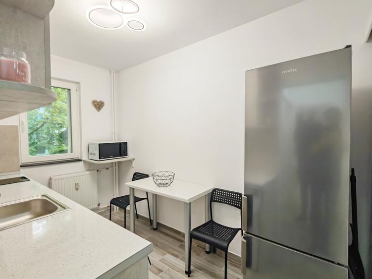 Apartament cu 2 camere decomandat în Drumul Taberei