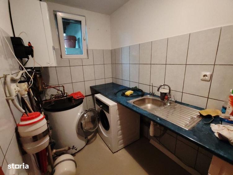 Casă cu 4 camere în Ostratu