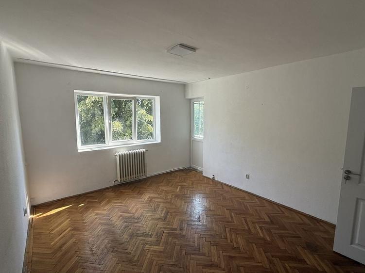 Apartament cu 3 camere decomandat în Nord