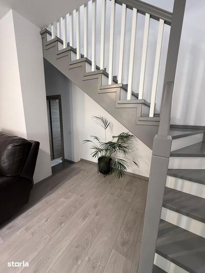 Casă cu 5 camere cu Teren 400 Mp în Goranu