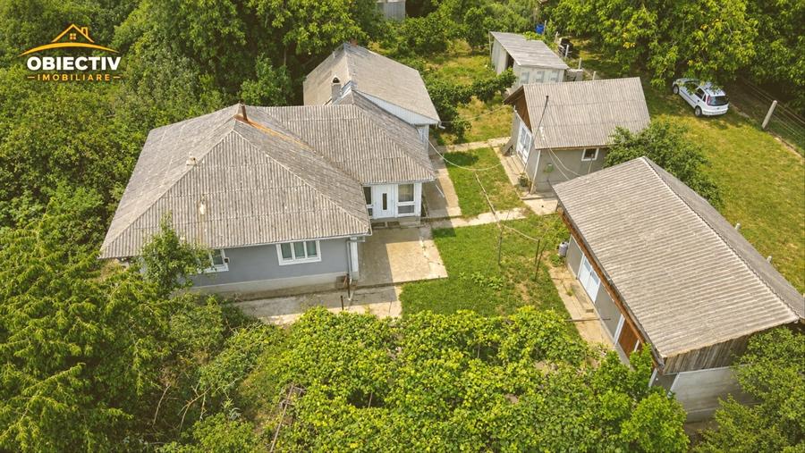 Casă individuală cu 3 camere cu Teren 4850 Mp în Girov