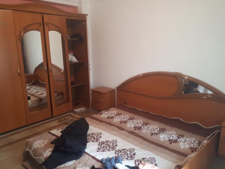 Apartament cu 4 camere decomandat în Baicului