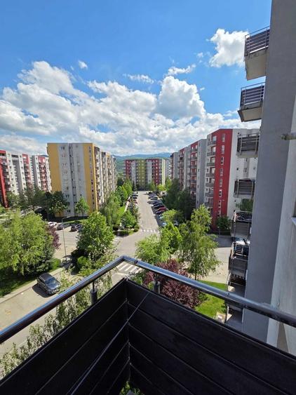 Apartament cu 2 camere decomandat în Avantgarden