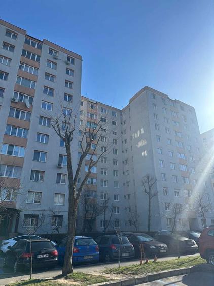Apartament cu 3 camere decomandat în Drumul Carului