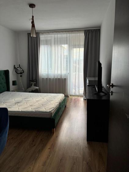 Apartament cu 3 camere decomandat în Florești