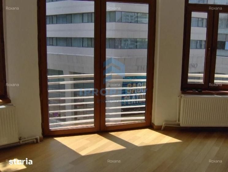 Apartament cu 6 camere în Romană
