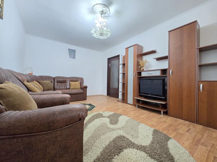Apartament cu 3 camere decomandat în Dristor