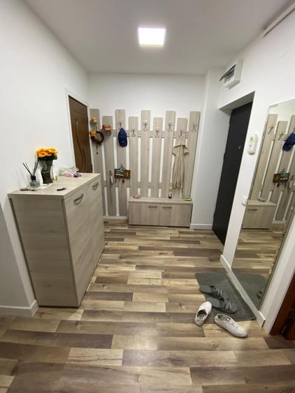 Apartament cu 3 camere decomandat în Craiter