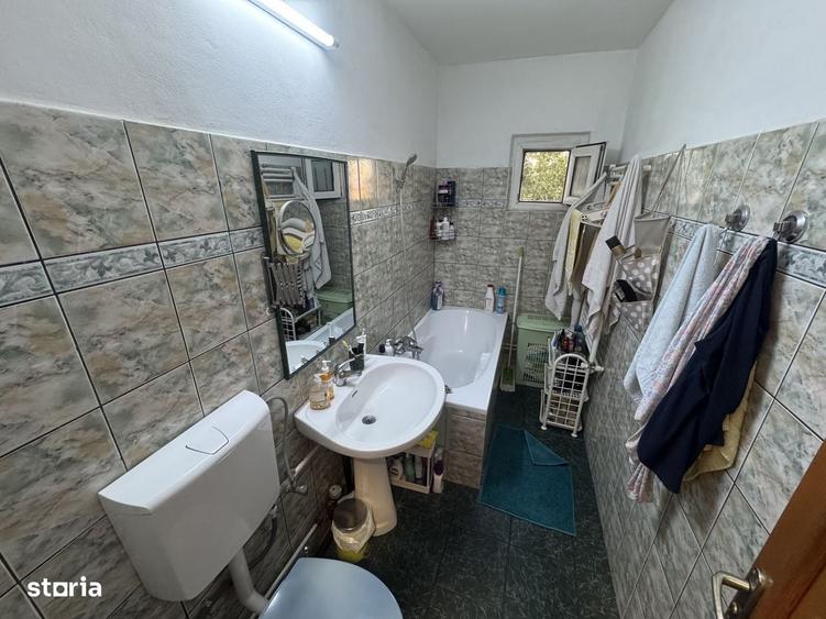 Apartament cu 4 camere decomandat în Central