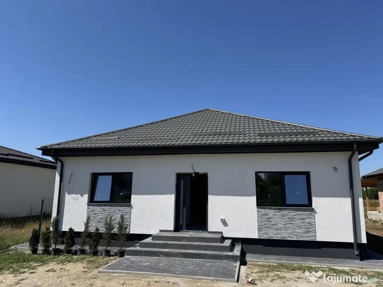 Casă cu 7 camere în Crevedia