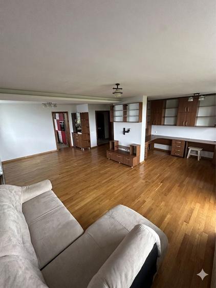 Apartament cu 4 camere decomandat în Ludoș