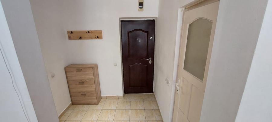 Garsonieră decomandată, mobilată în Gruia