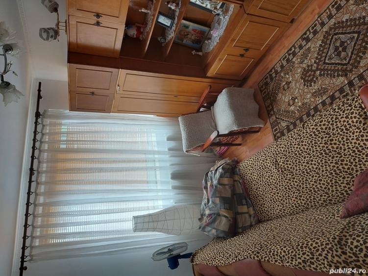 Apartament cu 3 camere semidecomandat în Câmpina