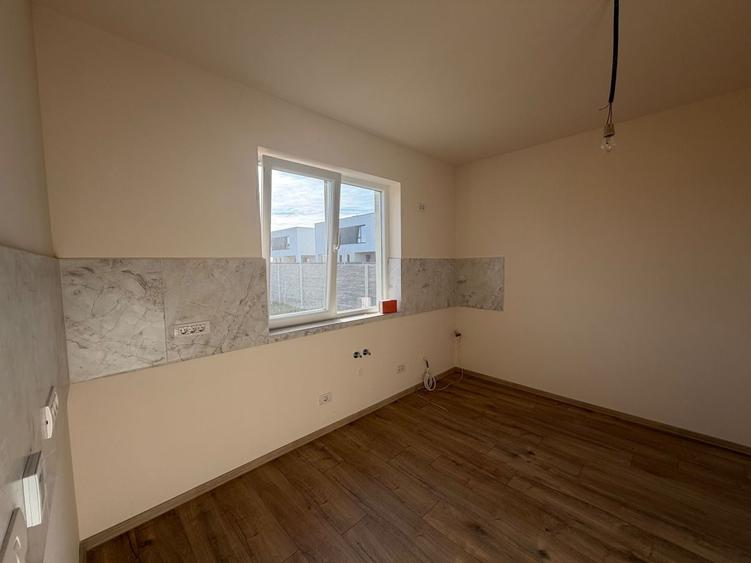 Casă individuală cu 4 camere cu Teren 600 Mp în Moșnița Nouă