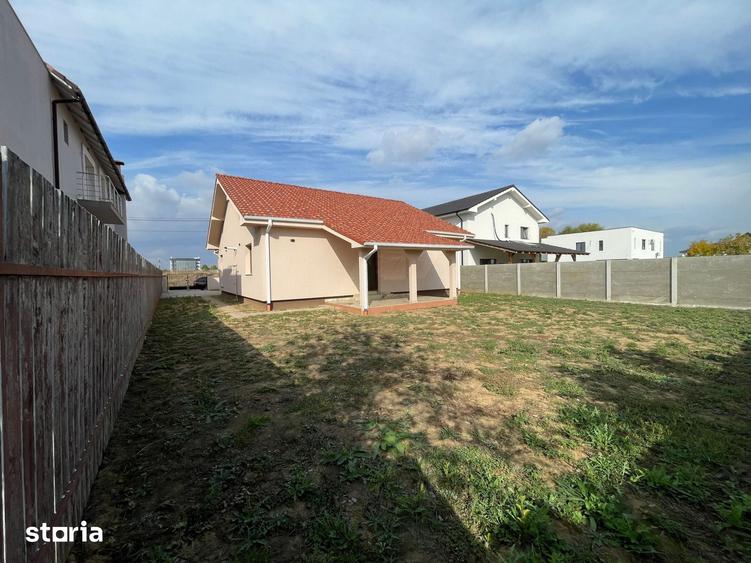 Casă cu 4 camere cu Teren 580 Mp în Ghiroda